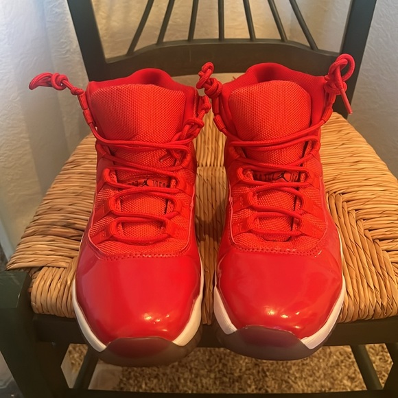 Air Jordan 11 Retro ‘Win Like 96’ Women’s Size 8.5/Eur 40. Gently used! - Picture 2 of 12